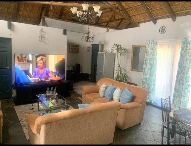 7 BEDROOM HOUSE FOR SALE IN FARRARMERE